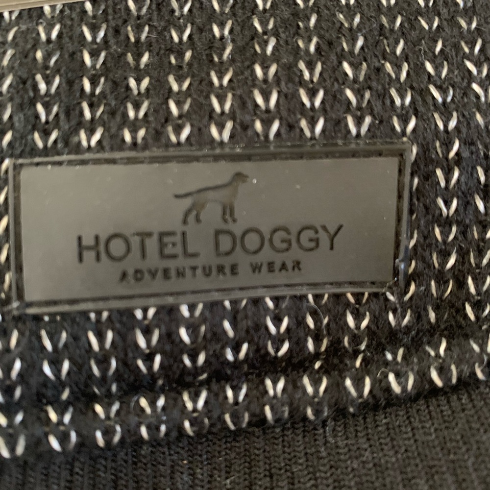 Hotel Doggy Adventure Wear - Hybrid Vest, Black. - Picture 6 of 10